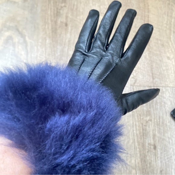 Fownes Brothers Leather Gloves
(NWT) with Fur Cuffs Sz M - Picture 2 of 14